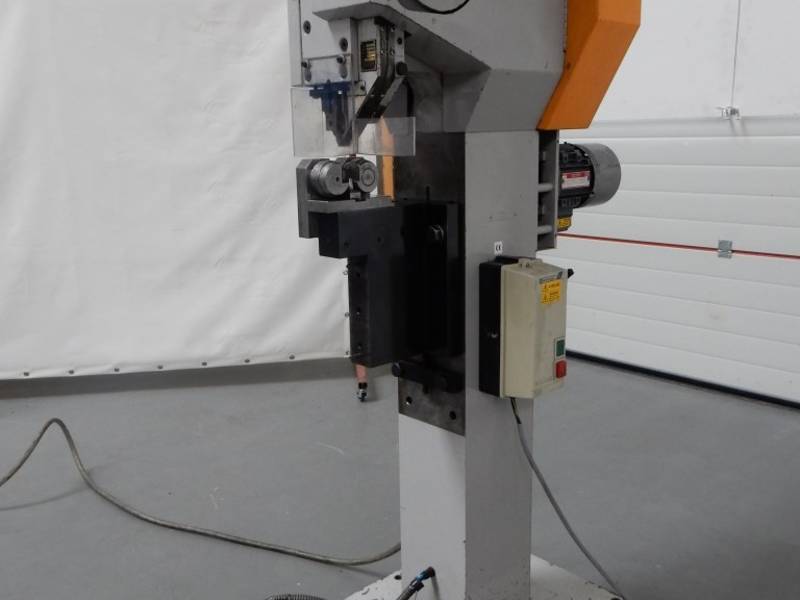 For sale Used rivet setting machine Aylesbury HS30 at Valk Machines